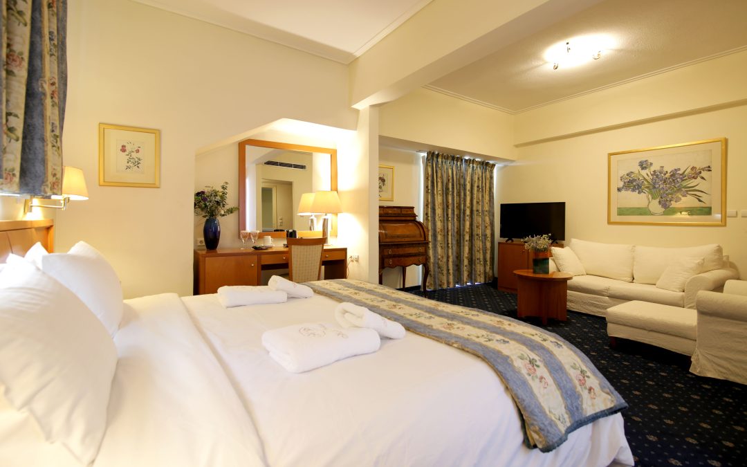 Deluxe family room with stylish sitting area and refined décor